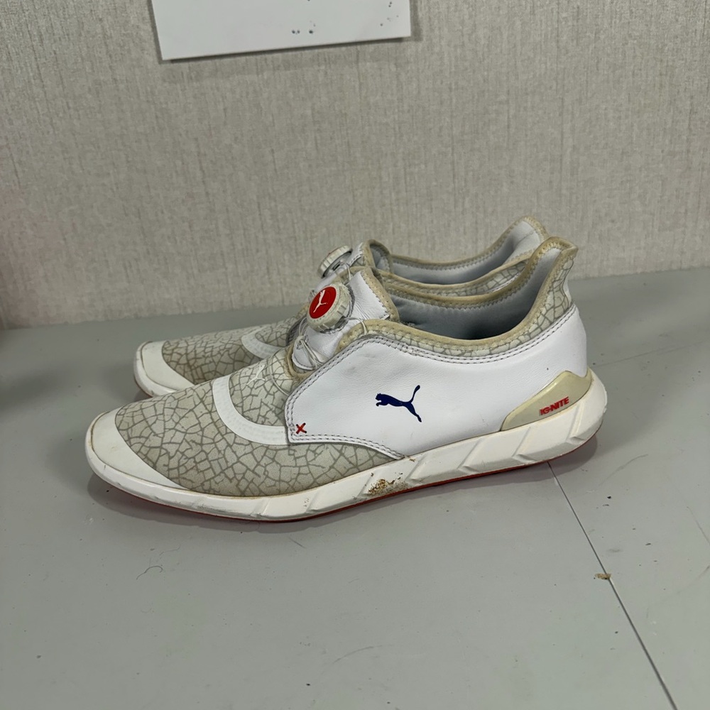 Puma Men's White‎ and Gray Sneakers